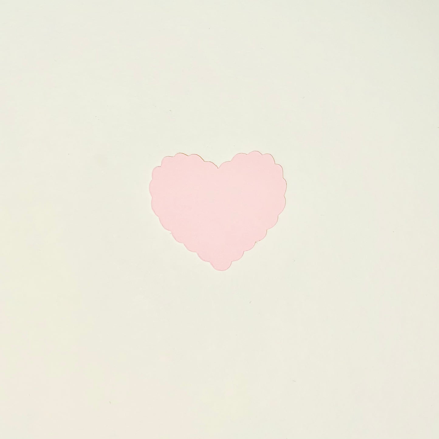 Peach Scalloped Heart Confetti